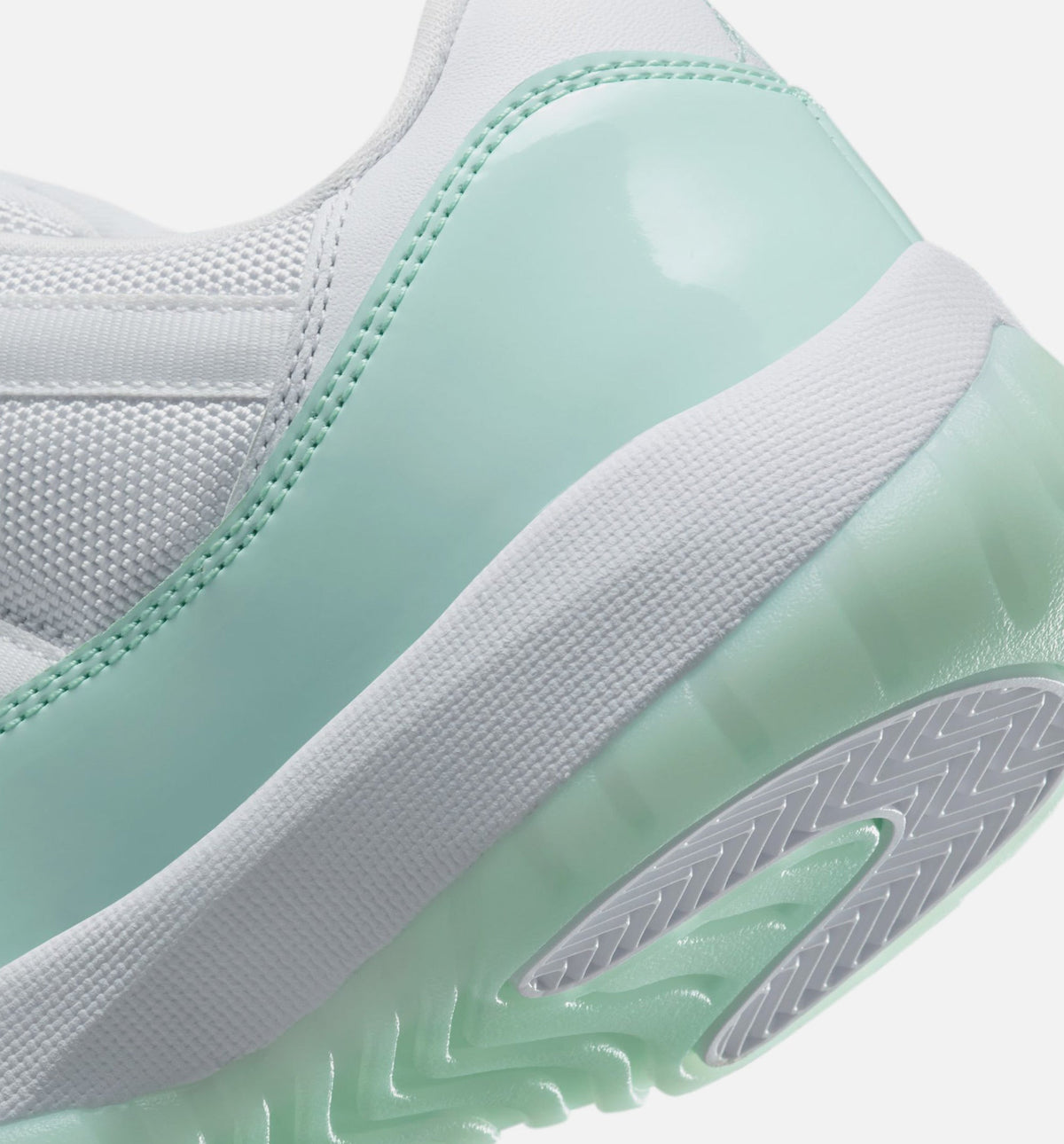 Air Jordan 11 Retro Low Igloo Women's Sneakers - White/Igloo